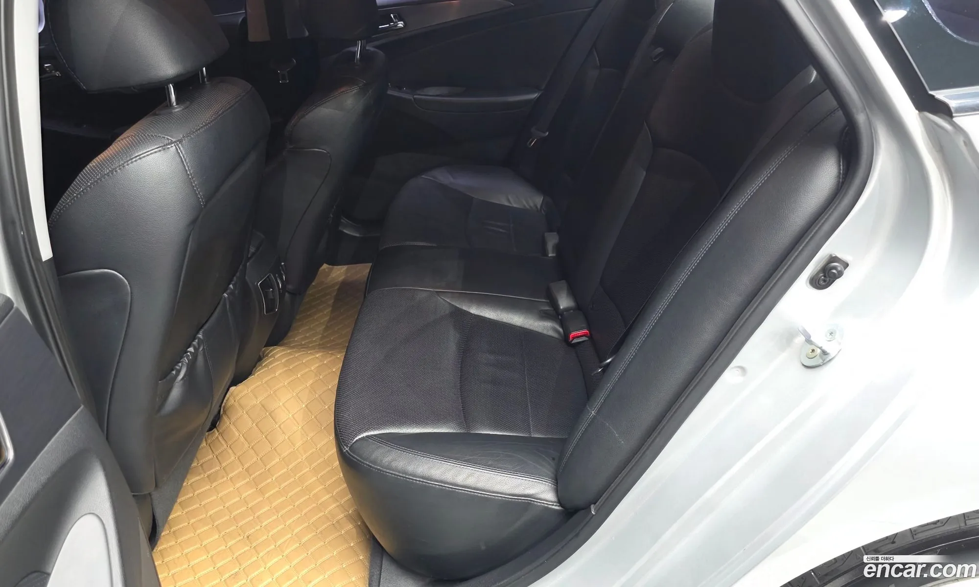 Hyundai Sonata Hybrid 2013 — 28