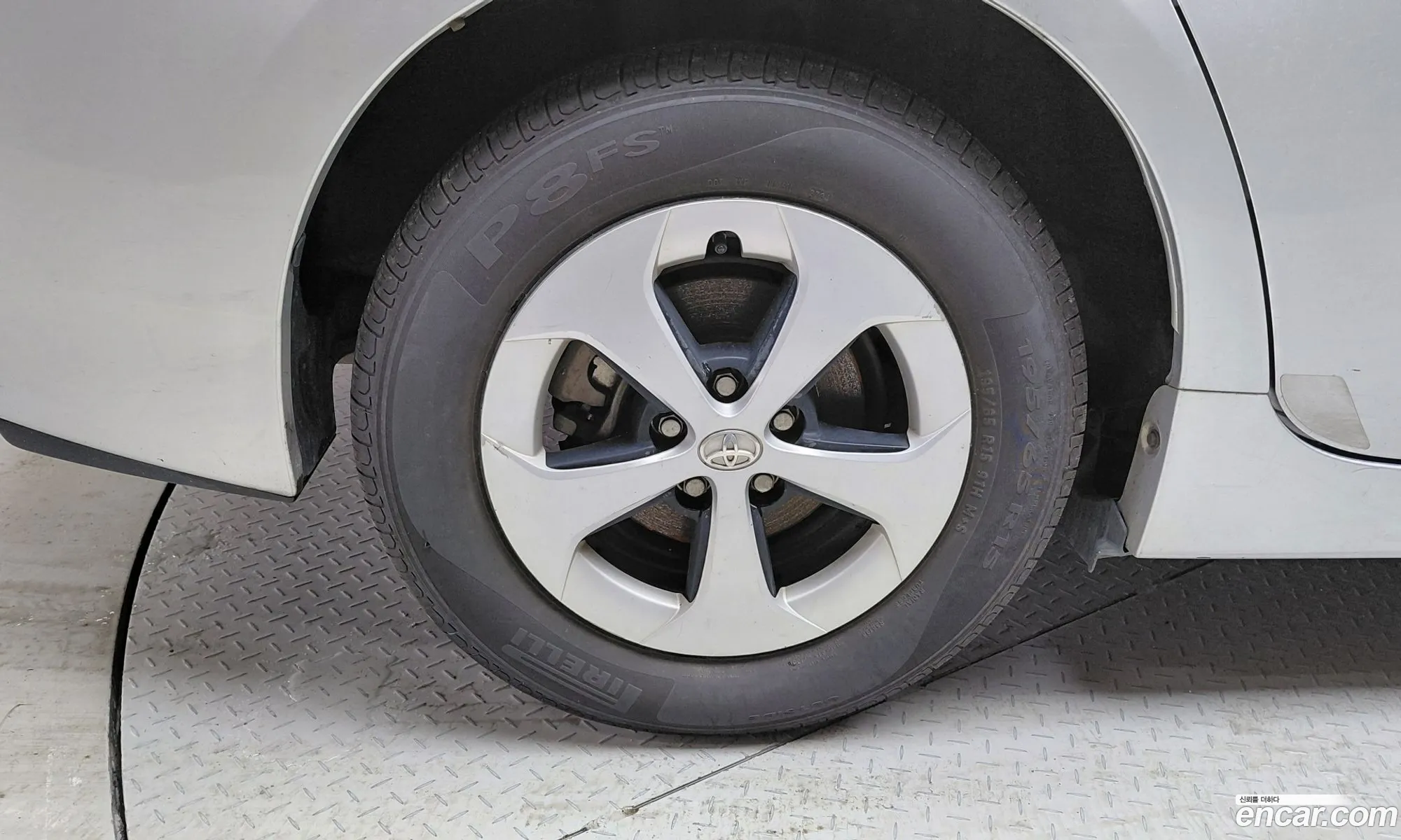 Toyota Prius 2014 JTDKN3DU8F1867772 — 3