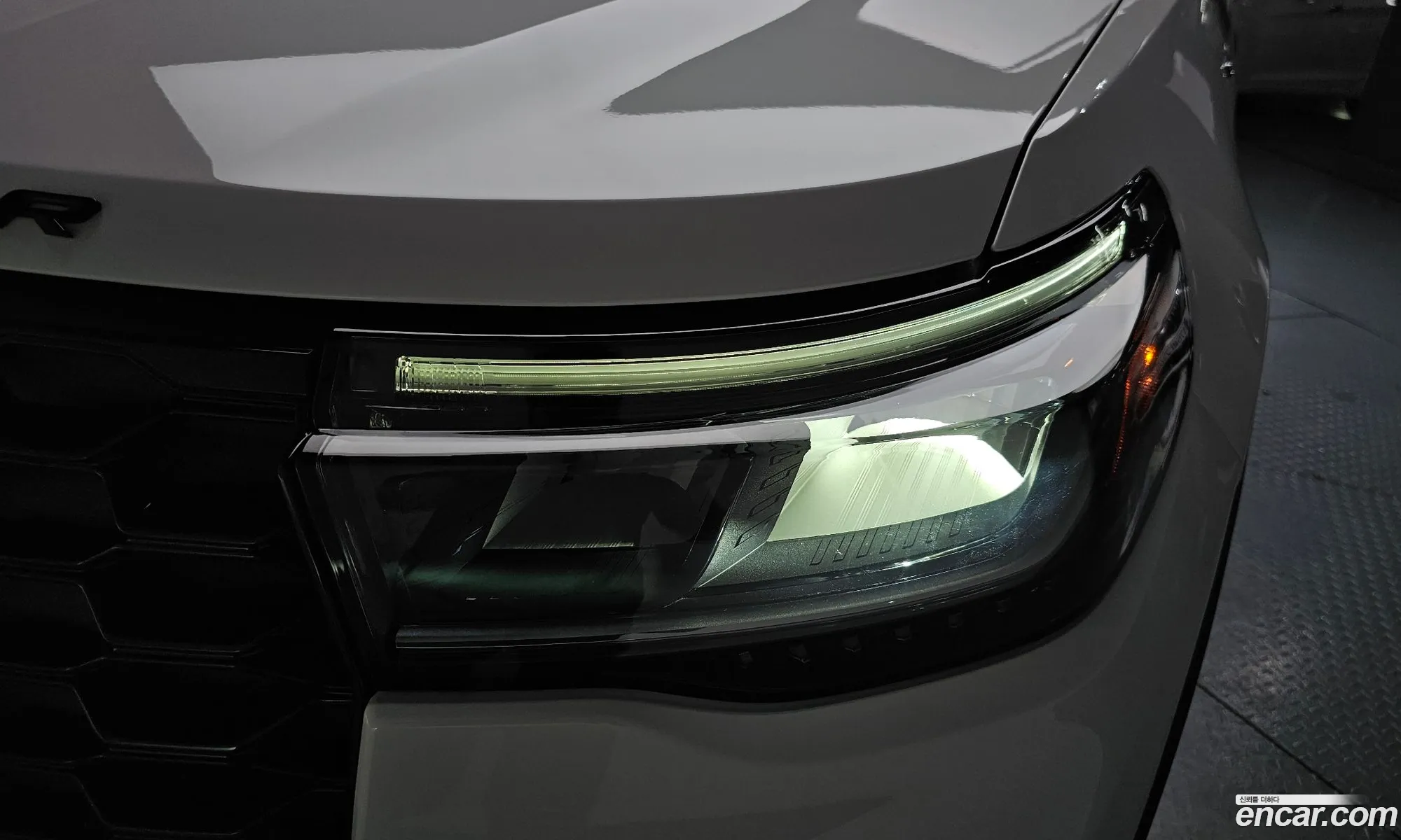 Ford Explorer 6th Gen 2025 1FMUK8KH0SGB04166 — 28