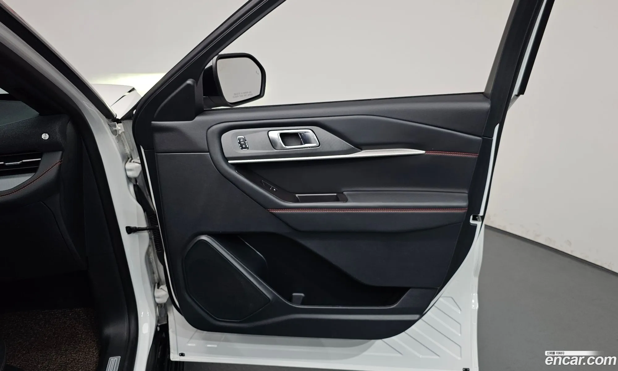 Ford Explorer 6th Gen 2025 1FMUK8KH0SGB04166 — 5