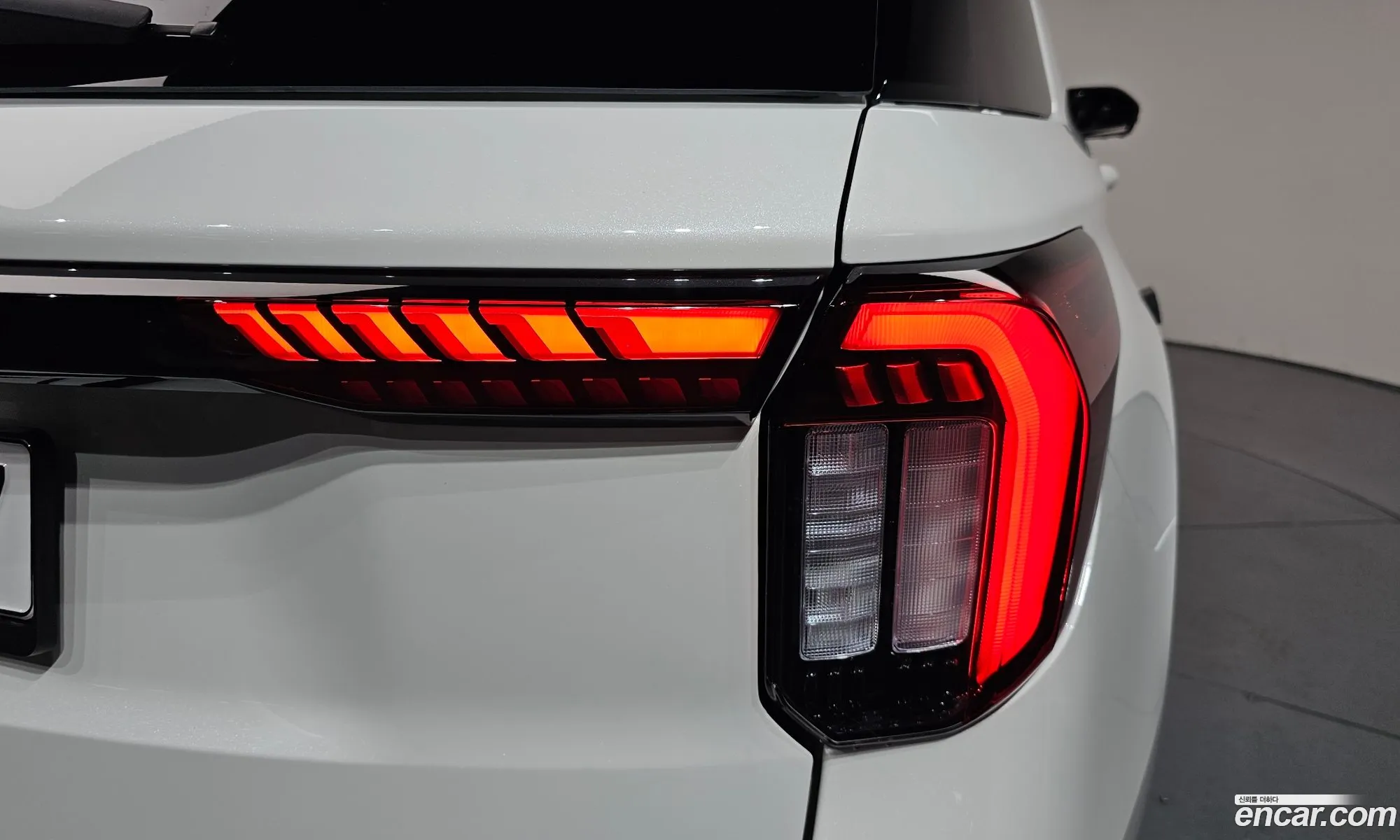 Ford Explorer 6th Gen 2025 1FMUK8KH0SGB04166 — 35