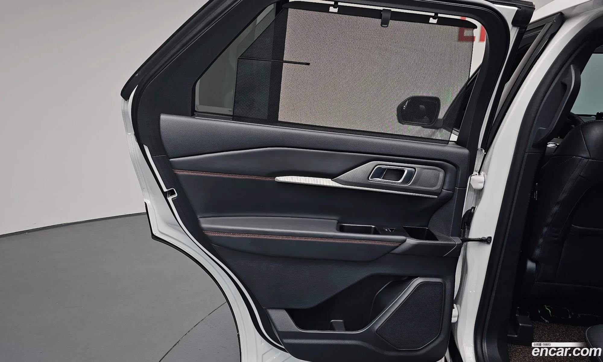 Ford Explorer 6th Gen 2025 1FMUK8KH0SGB04166 — 34