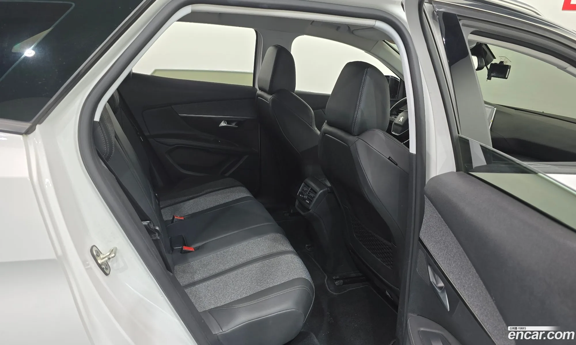 Peugeot 3008 2021 — 19