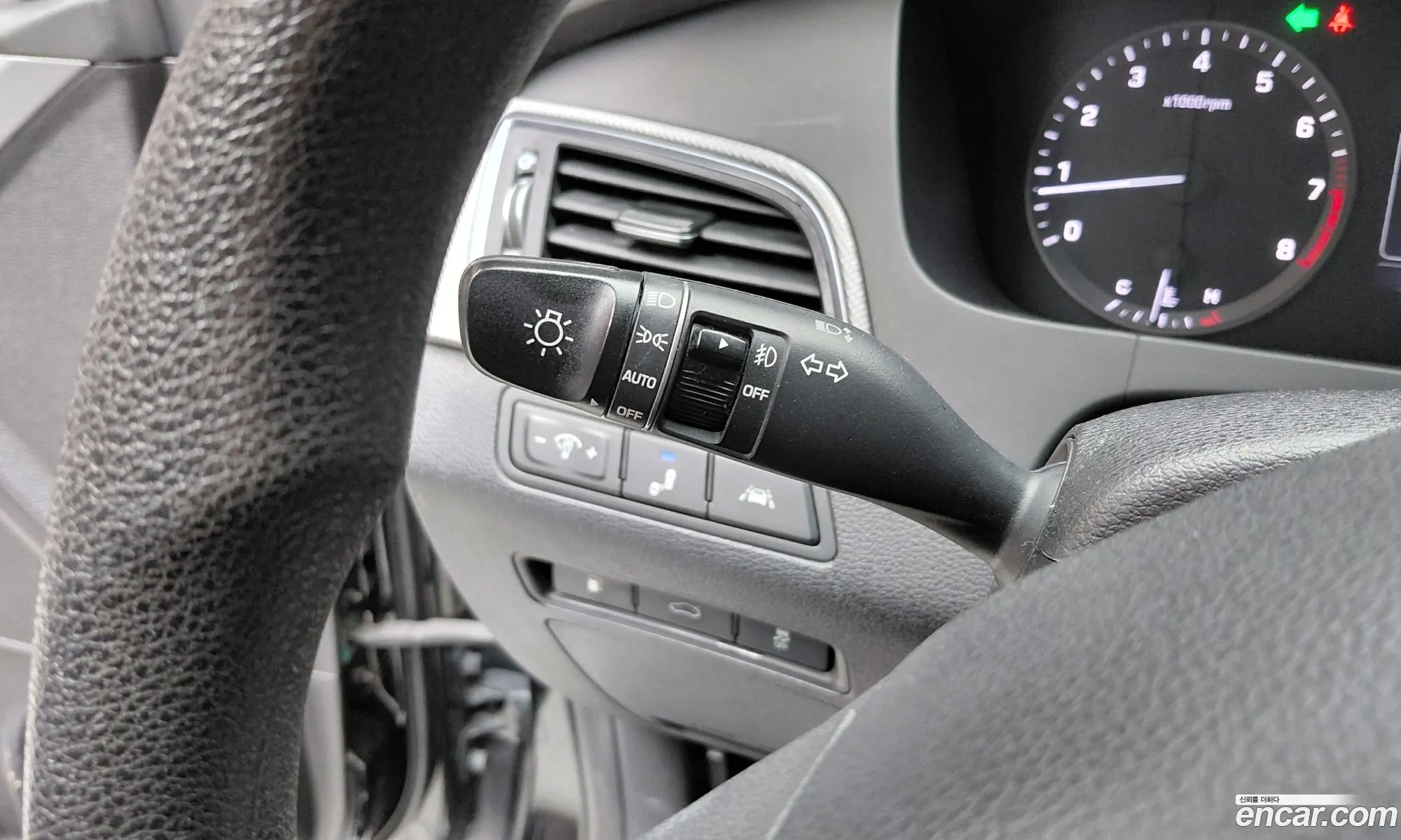 Hyundai LF Sonata 2016 — 12