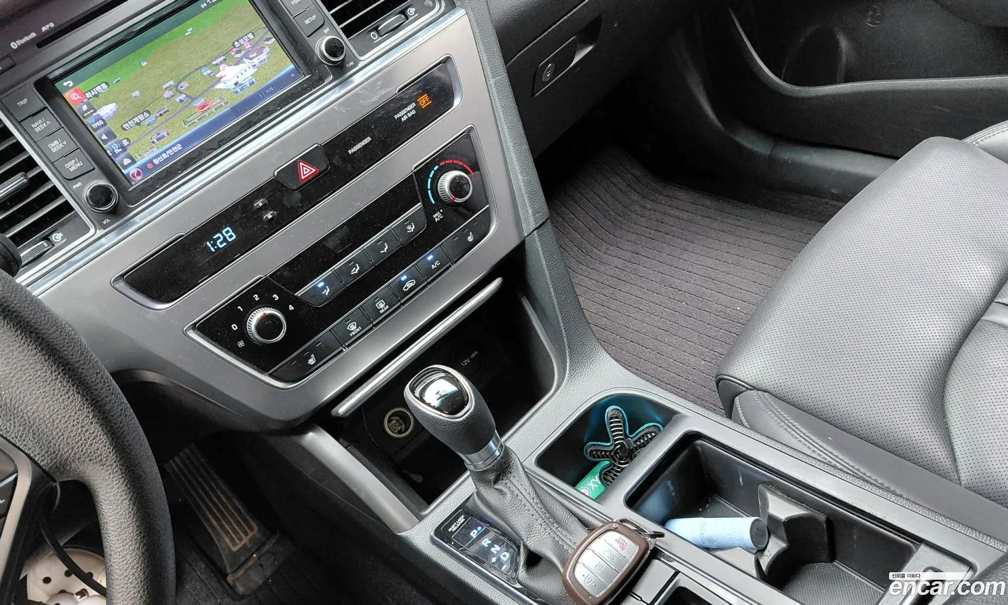 Hyundai LF Sonata 2016 — 26