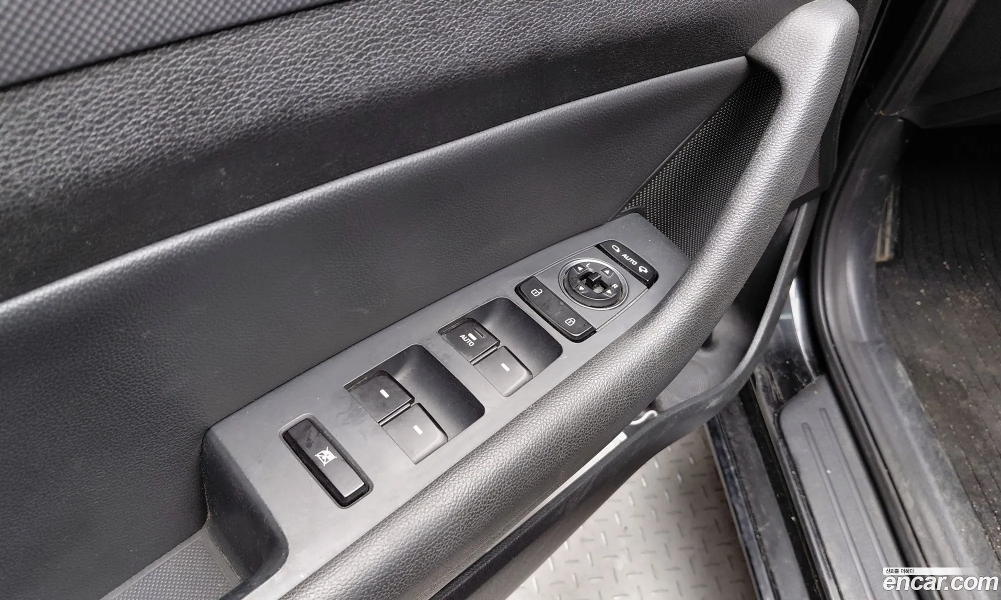 Hyundai LF Sonata 2016 — 2