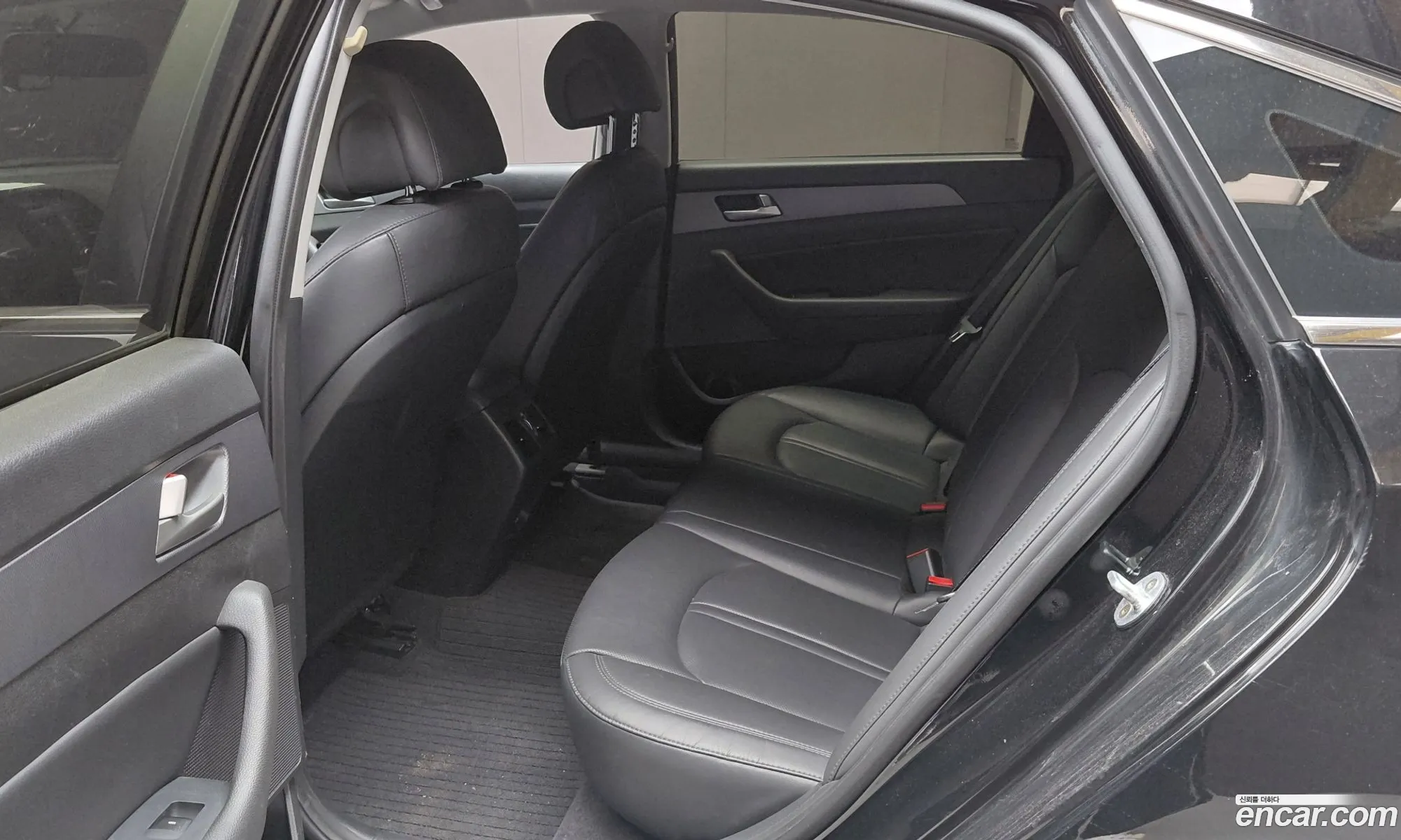Hyundai LF Sonata 2016 — 22