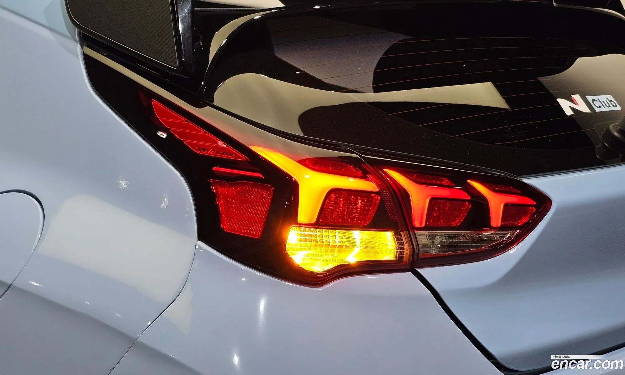 Hyundai Veloster 2019 — 19
