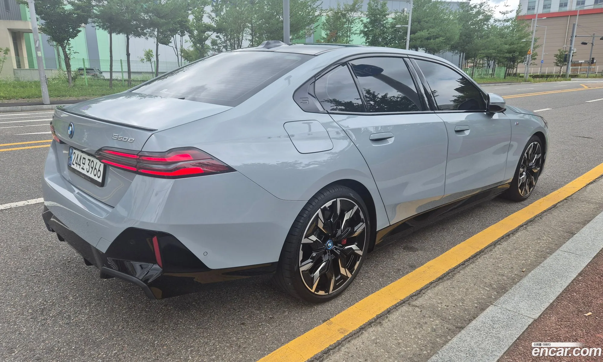 BMW 5 Series 2025 — 12