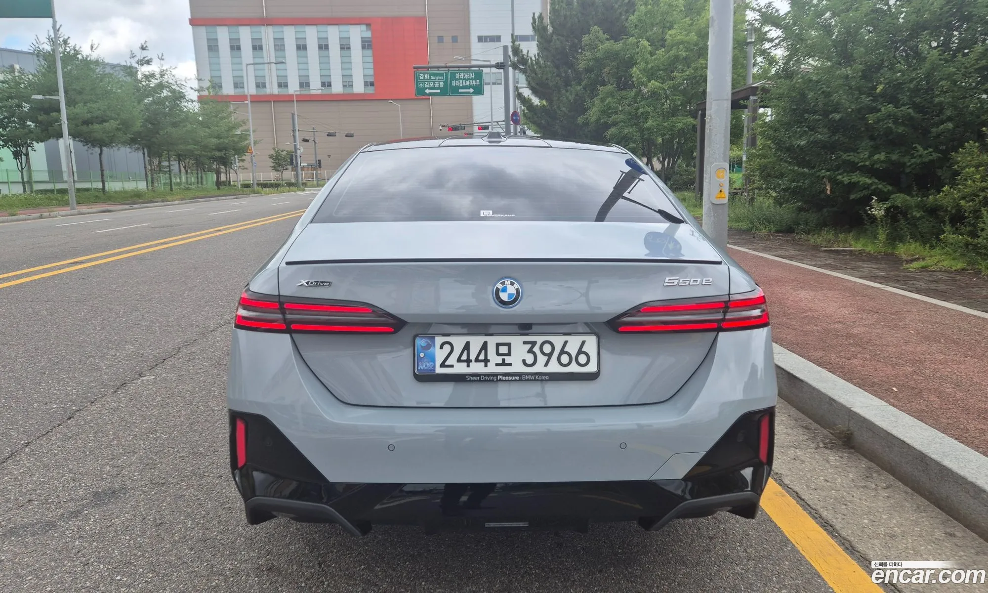 BMW 5 Series 2025 — 13