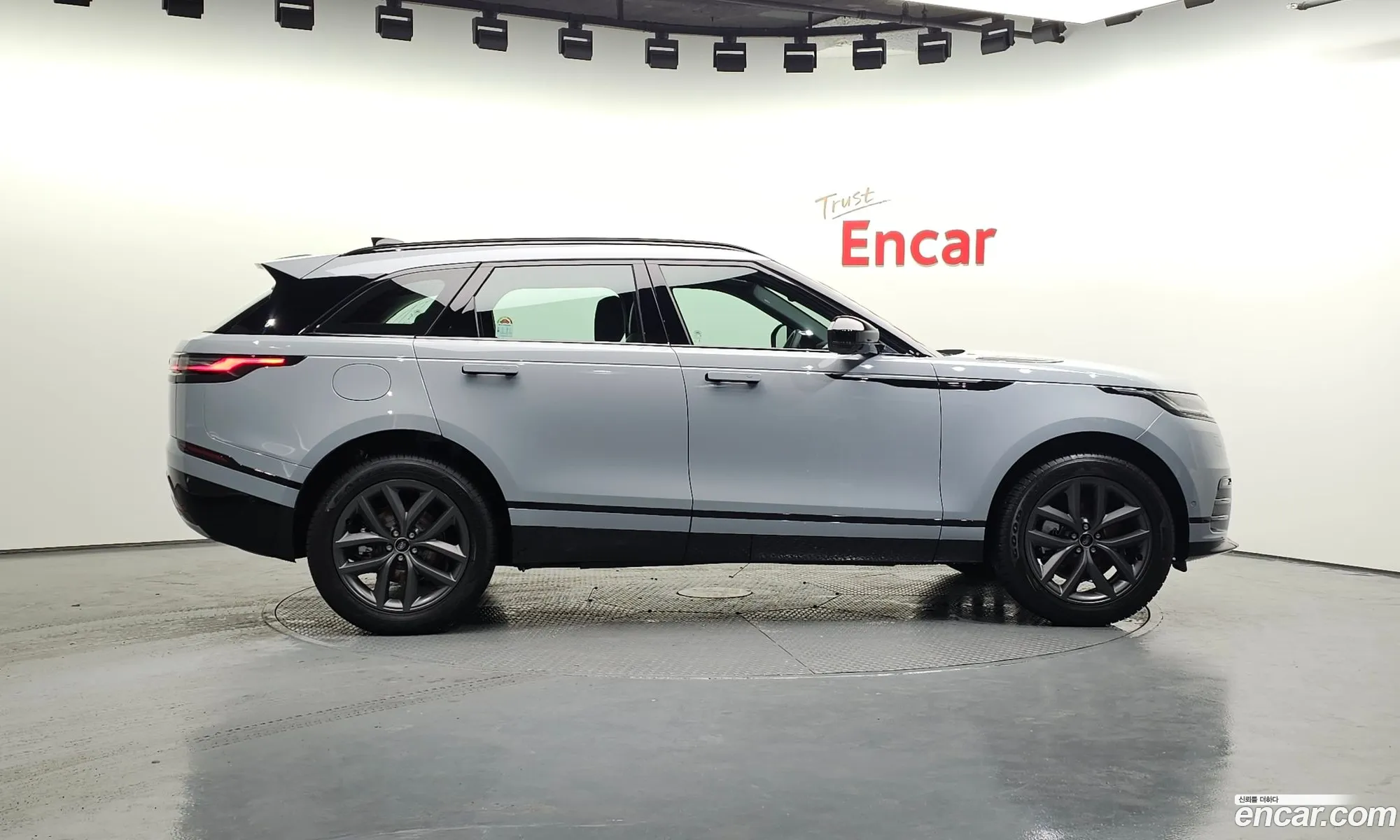 Land Rover Range Rover Velar 2026 SALYA2BX0TA830149 — 4