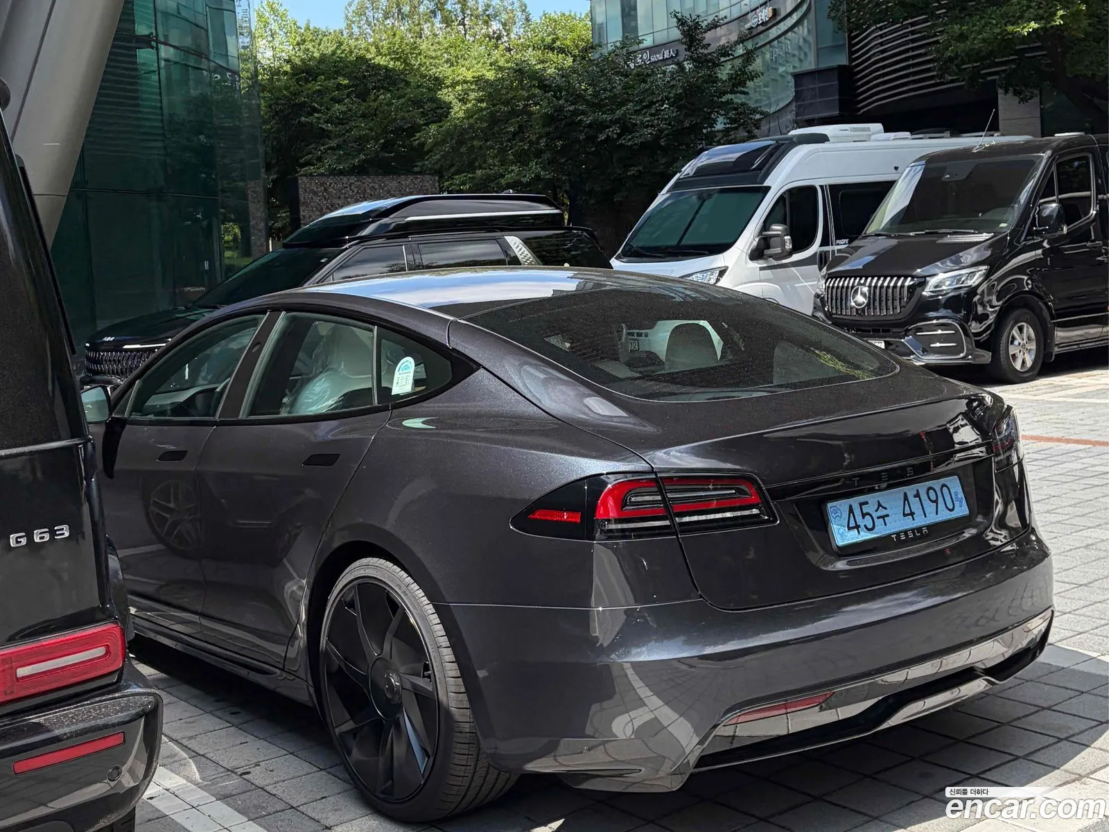 Tesla Model S 2026 — 4