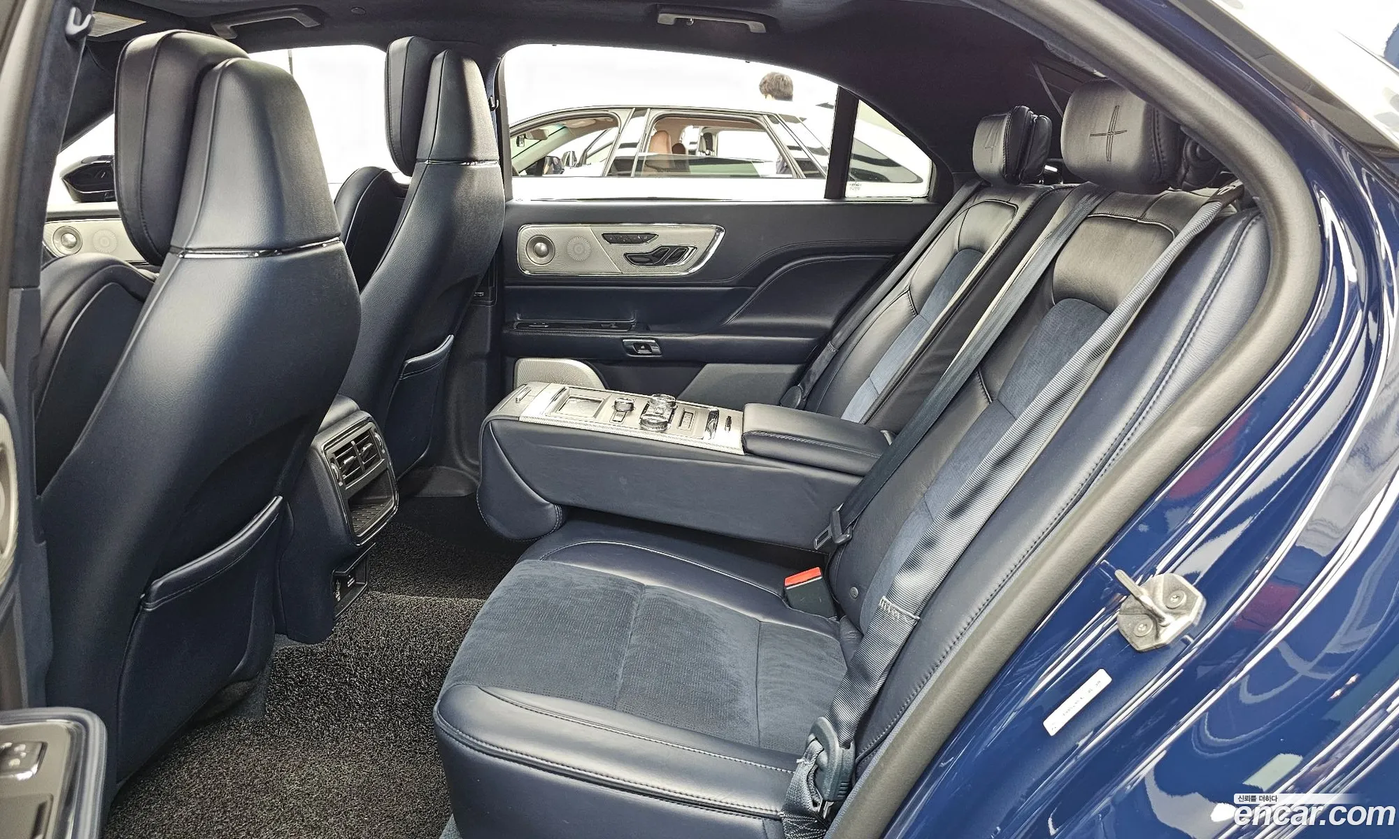 Lincoln Continental 10th Gen 2019 — 24