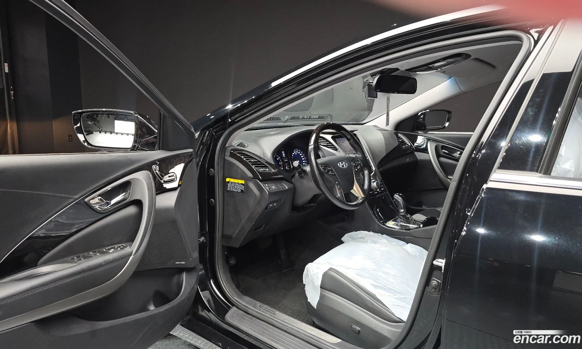 Hyundai Grandeur HG 2012 — 24