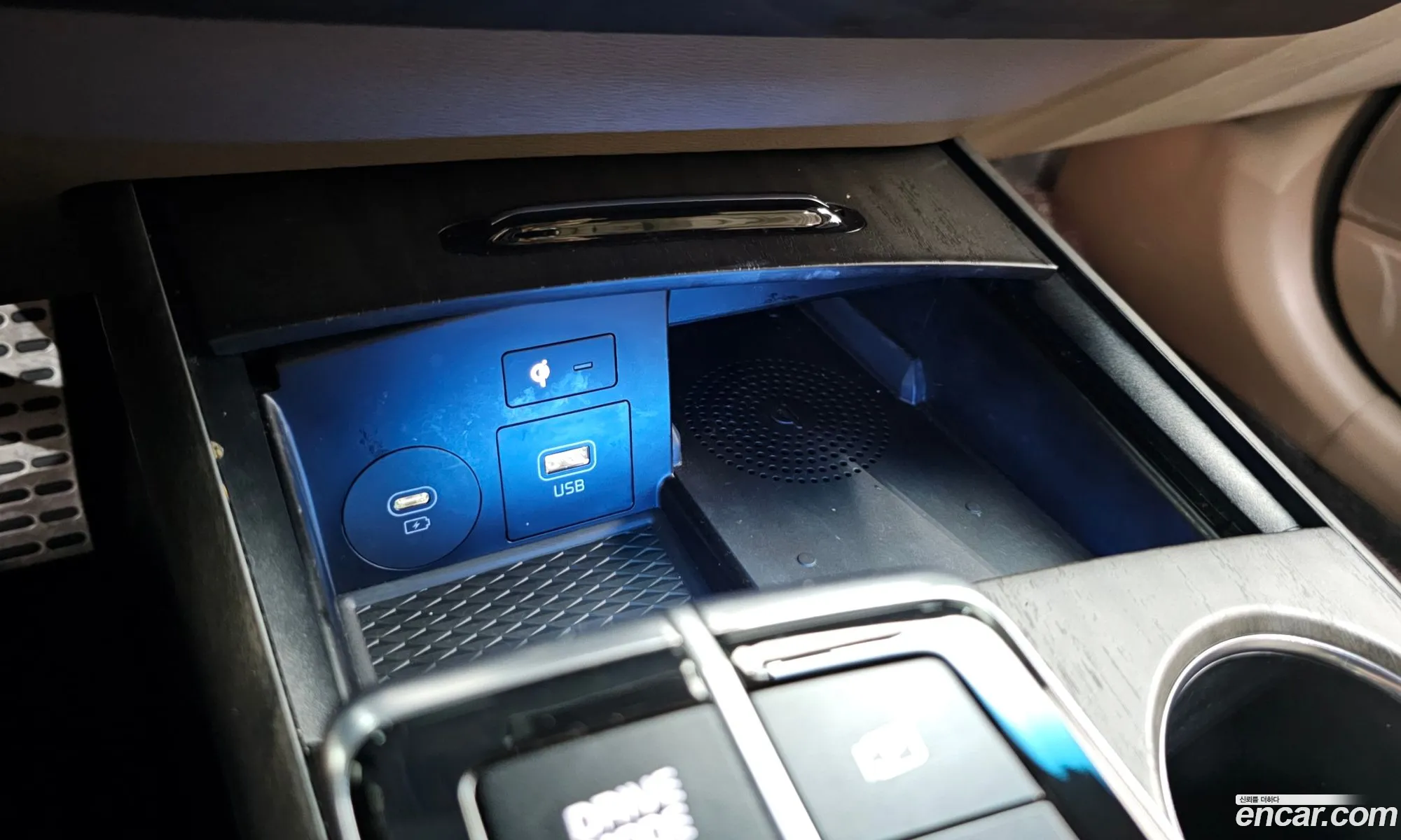 Kia K8 Hybrid 2022 — 7
