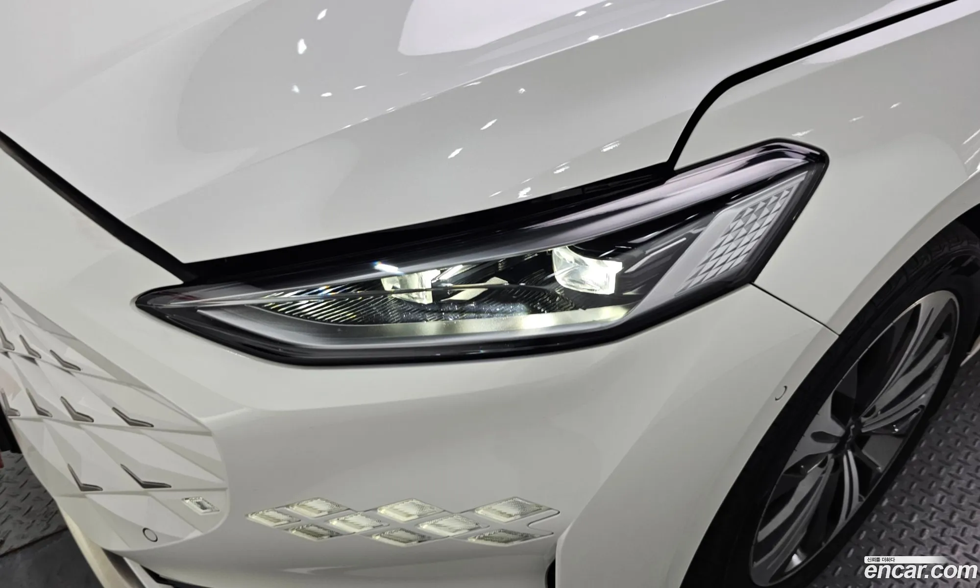 Kia K8 Hybrid 2022 — 24