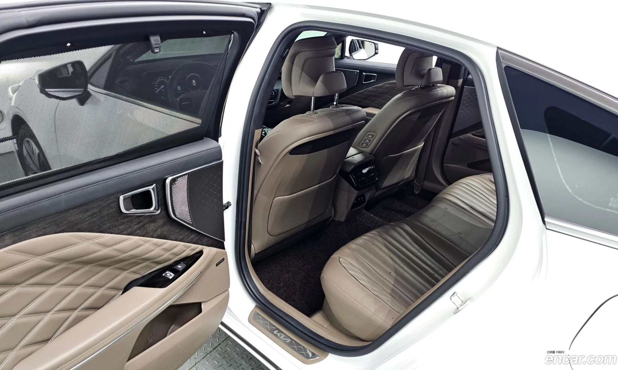 Kia K8 Hybrid 2022 — 16