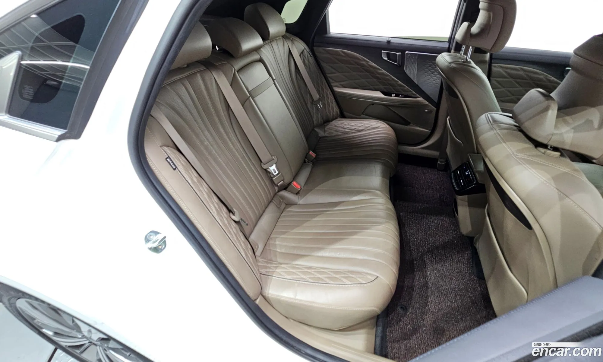 Kia K8 Hybrid 2022 — 10