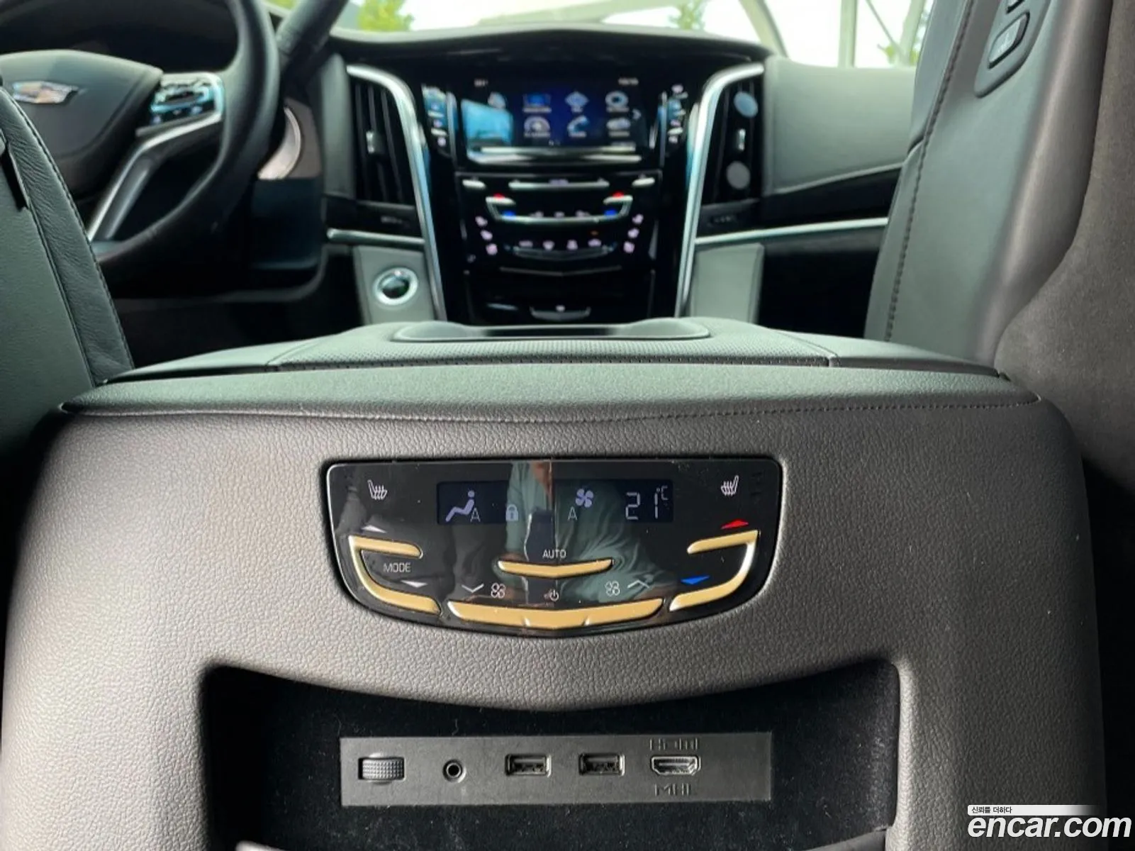 Cadillac Escalade 2019 — 16