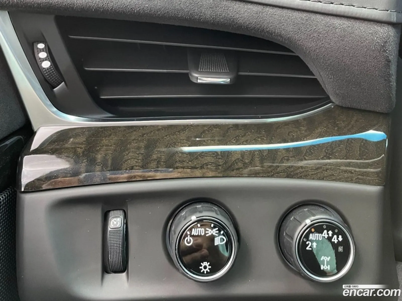 Cadillac Escalade 2019 — 3