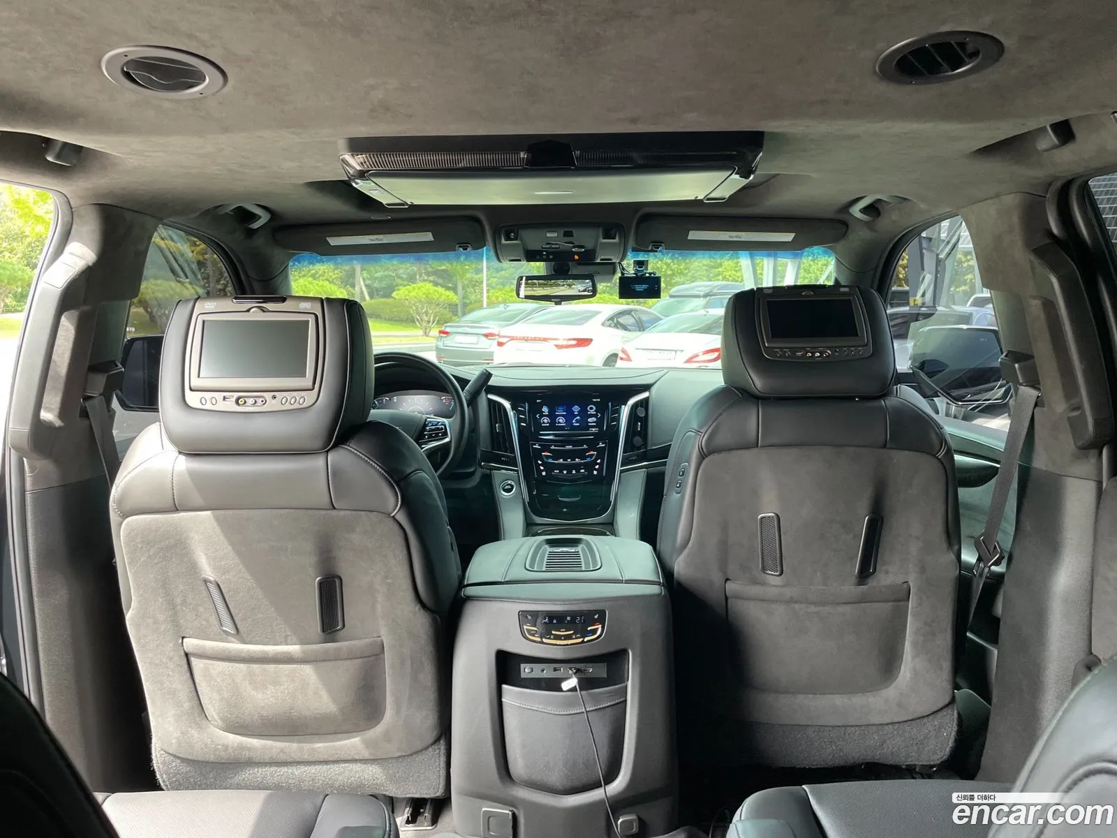Cadillac Escalade 2019 — 13