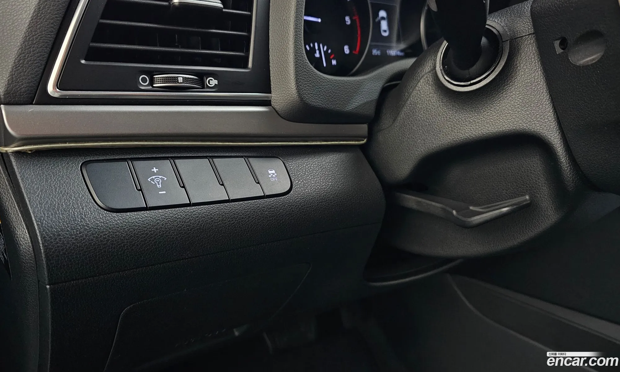 Hyundai Elantra AD 2017 — 19