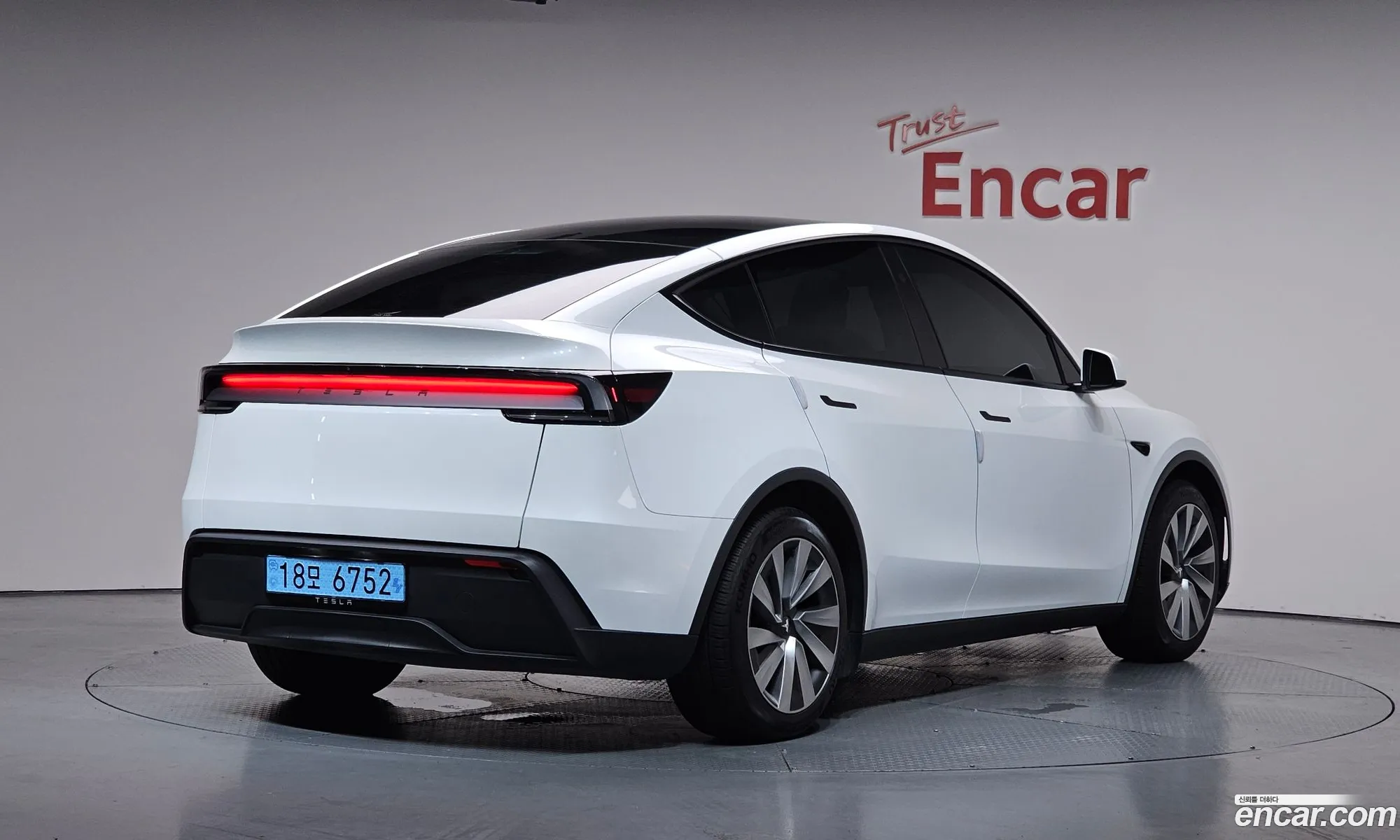 Tesla Model Y 2025 LRWYGCFJ4SC029709 — 5