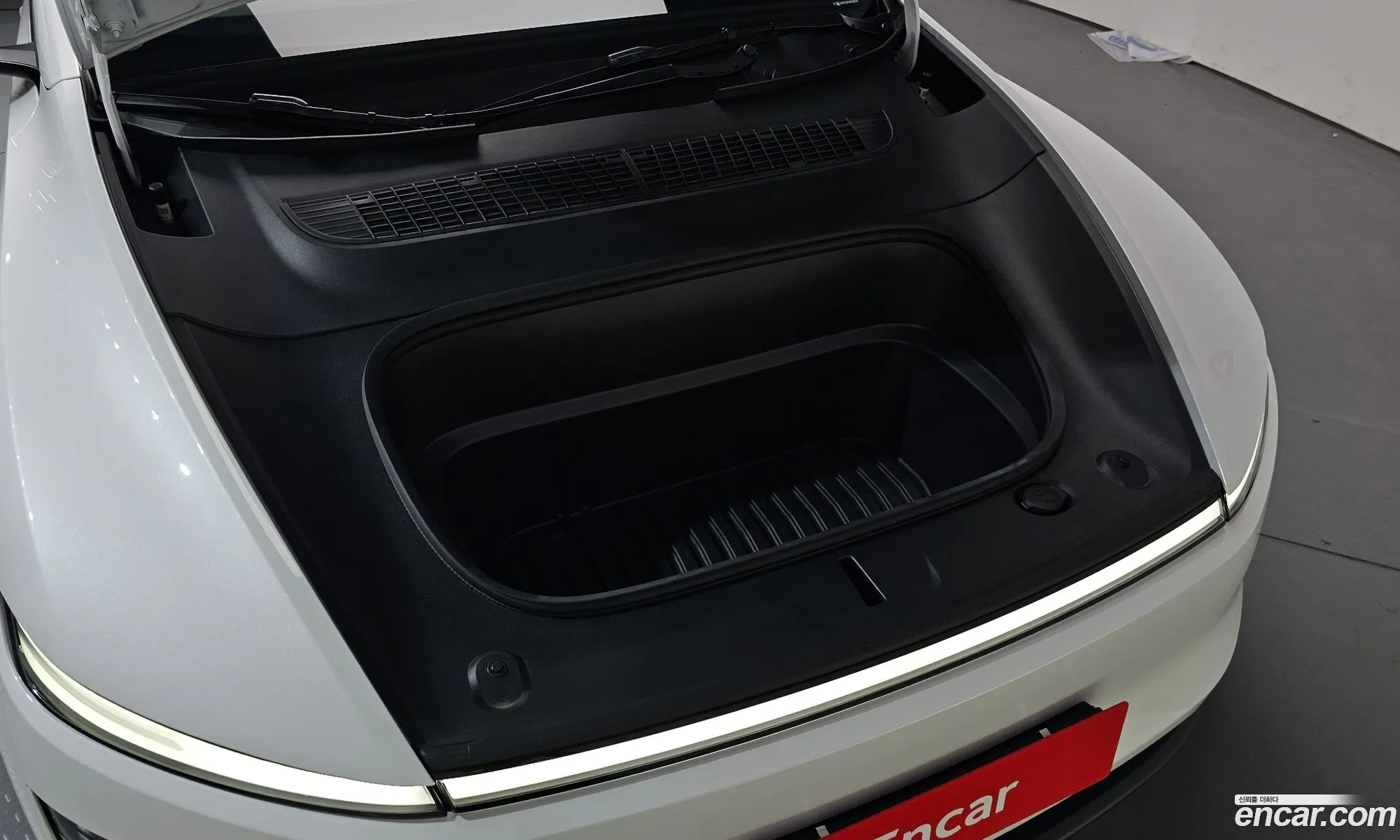 Tesla Model Y 2025 LRWYGCFJ4SC029709 — 10