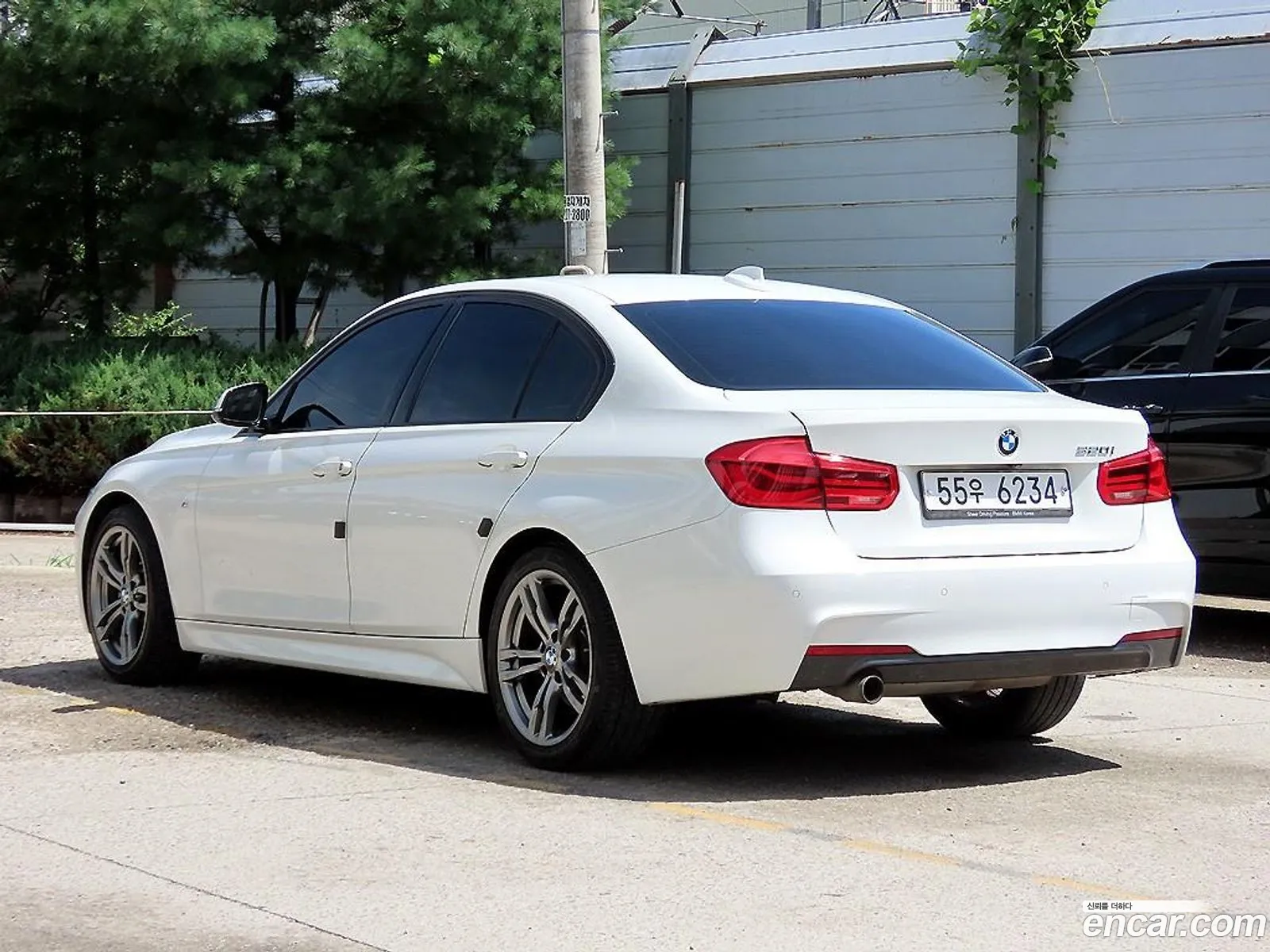 BMW 3 Series 2018 — 17