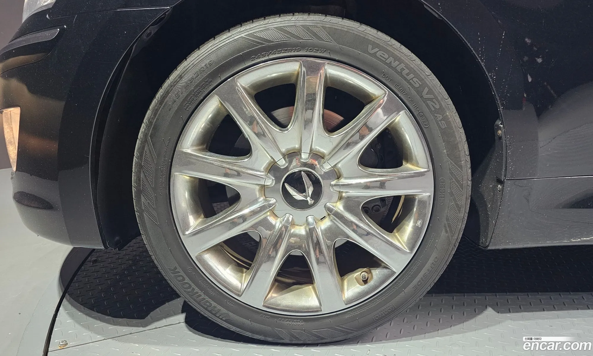 Hyundai Equus 2009 — 19