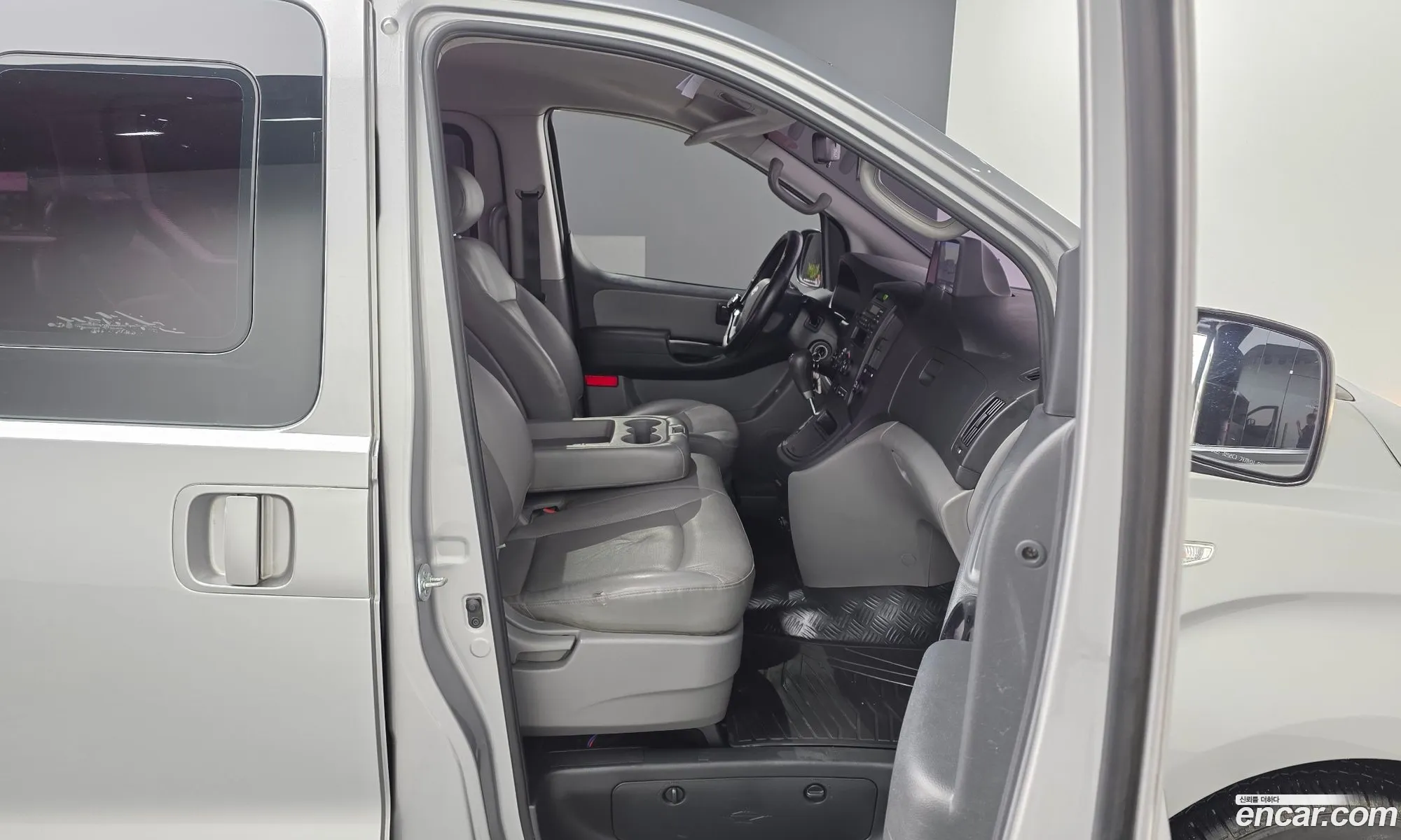 Hyundai Grand Starex 2012 — 12