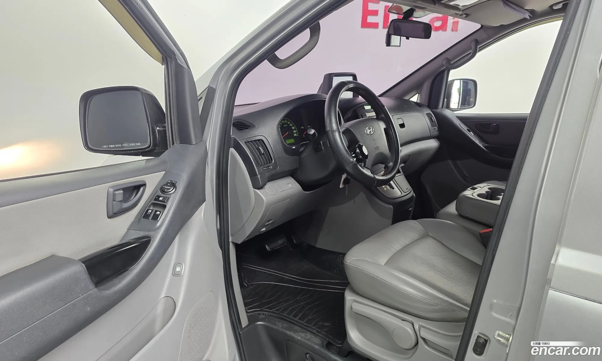 Hyundai Grand Starex 2012 — 16