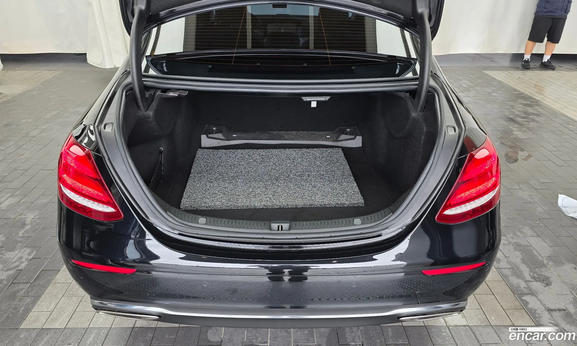 Mercedes-Benz E-Class W213 2019 WDDZF4JB5KA612243 — 10