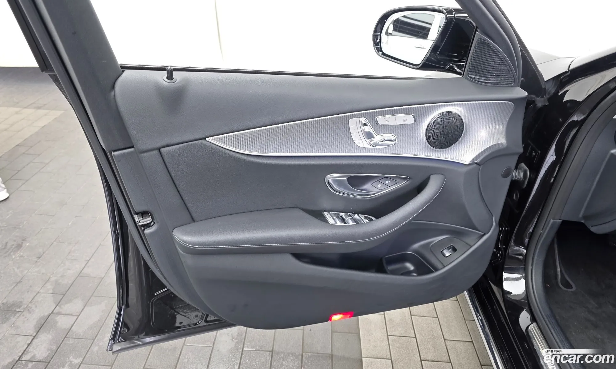 Mercedes-Benz E-Class W213 2019 WDDZF4JB5KA612243 — 13
