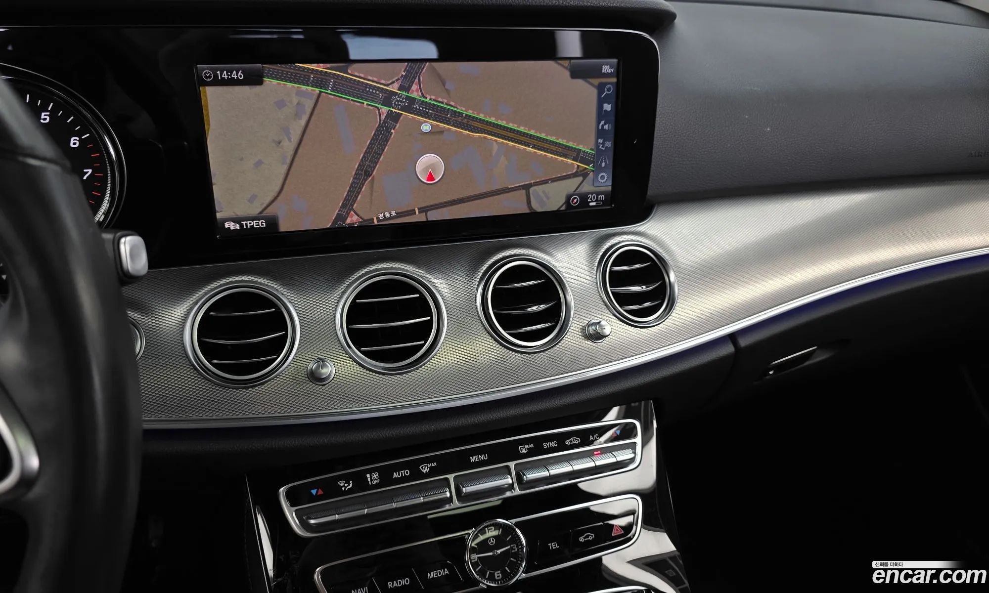 Mercedes-Benz E-Class W213 2019 WDDZF4JB5KA612243 — 8