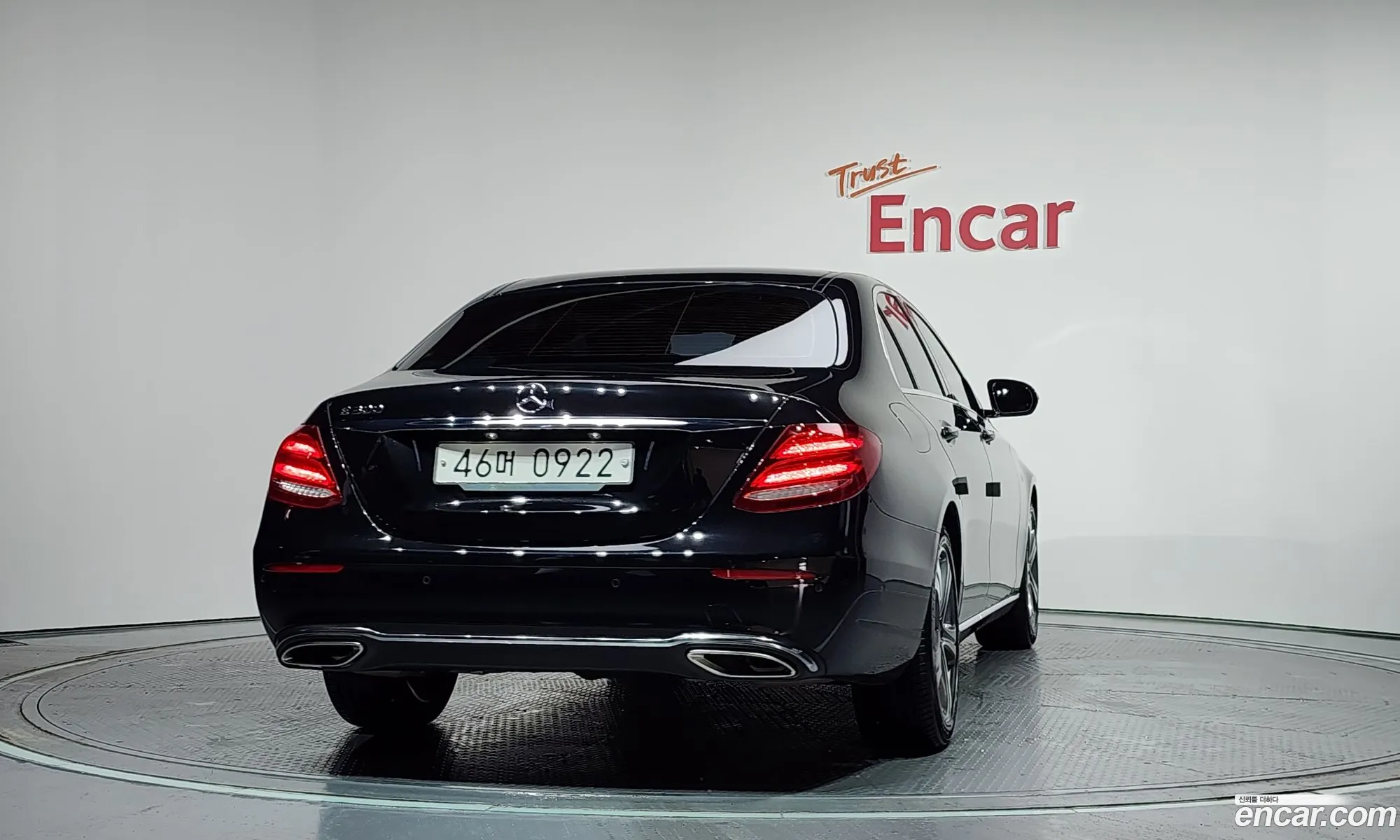 Mercedes-Benz E-Class W213 2019 WDDZF4JB5KA612243 — 18