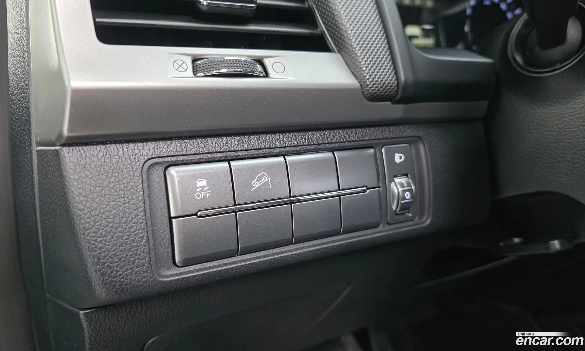 KG Mobility (SsangYong) Rexton Sports Khan 2019 — 27