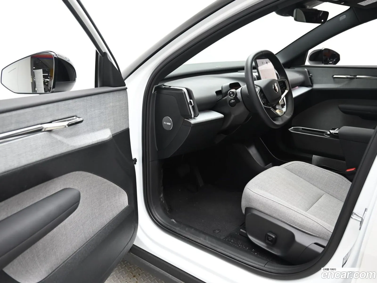Volvo EX30 2025 — 4