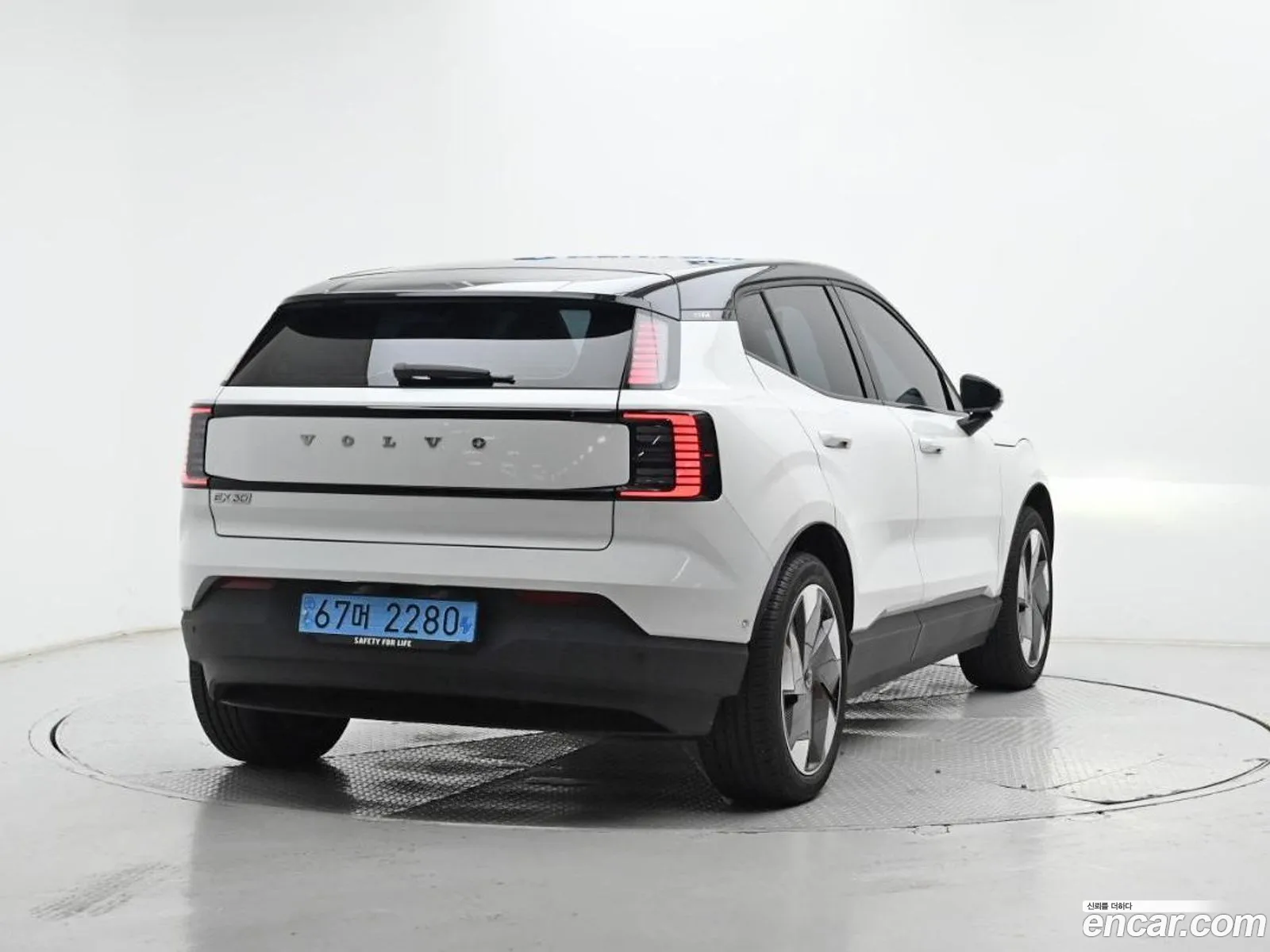 Volvo EX30 2025 — 3