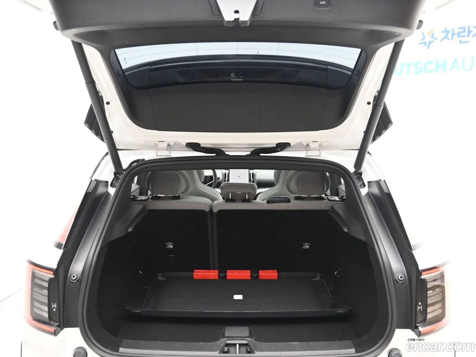 Volvo EX30 2025 — 11