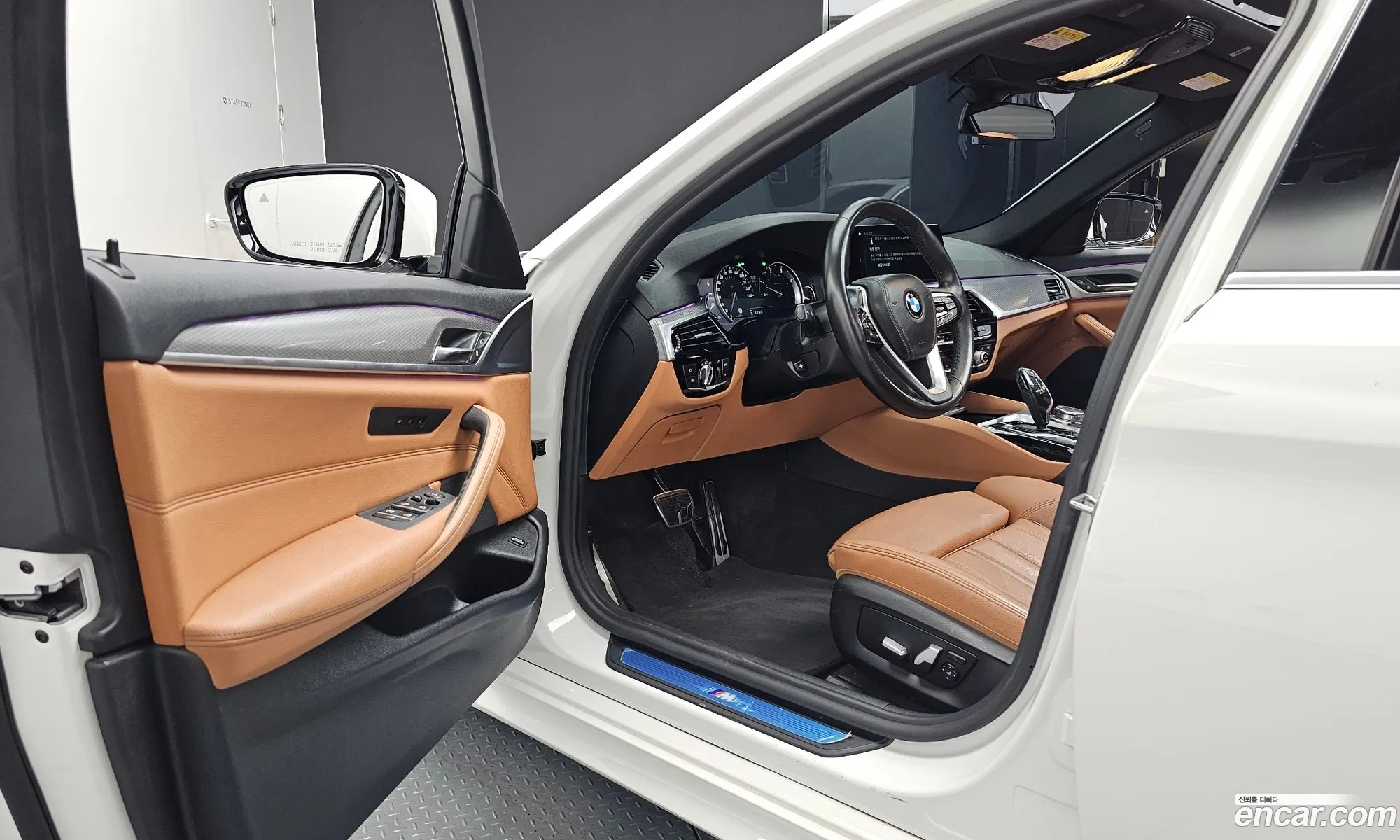 BMW 5 Series 2017 WBAJC3103JG994919 — 17