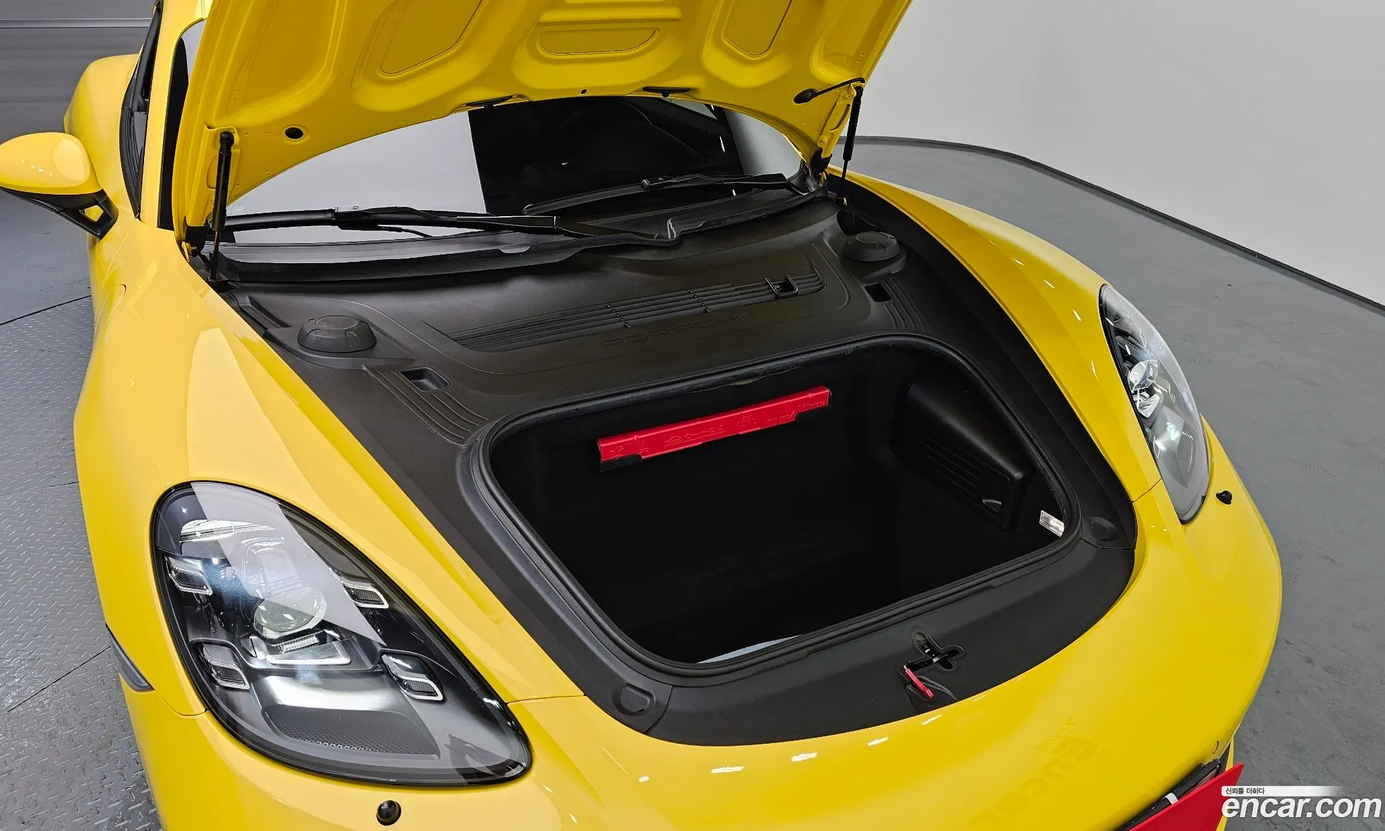 Porsche 718 Cayman 2021 — 3
