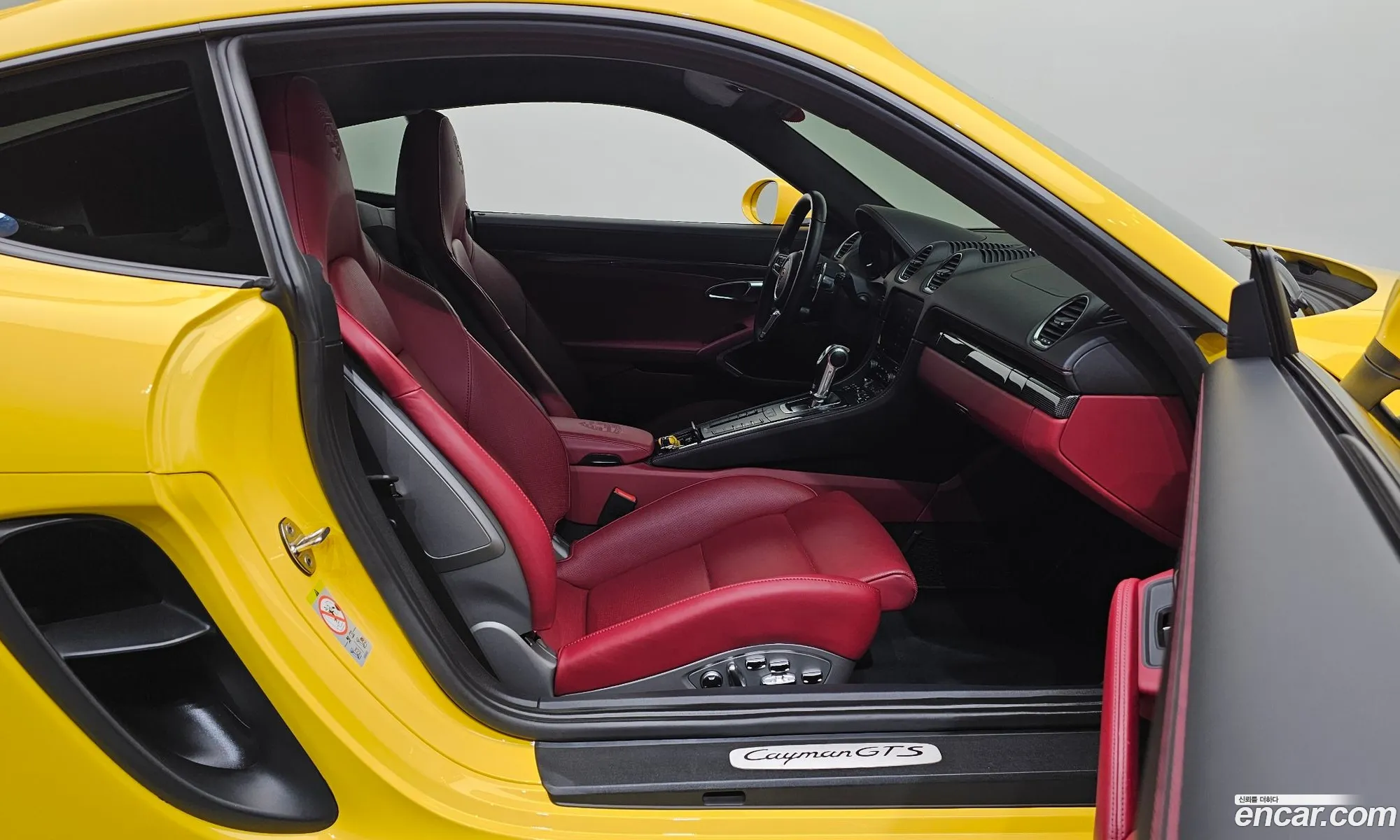 Porsche 718 Cayman 2021 — 18