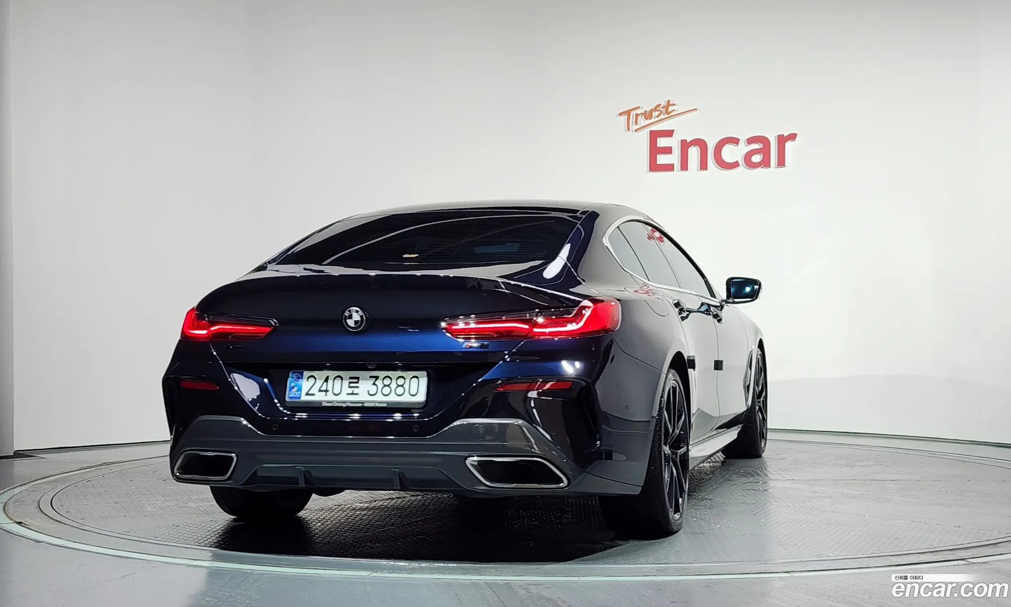 BMW 8 Series 2021 — 26