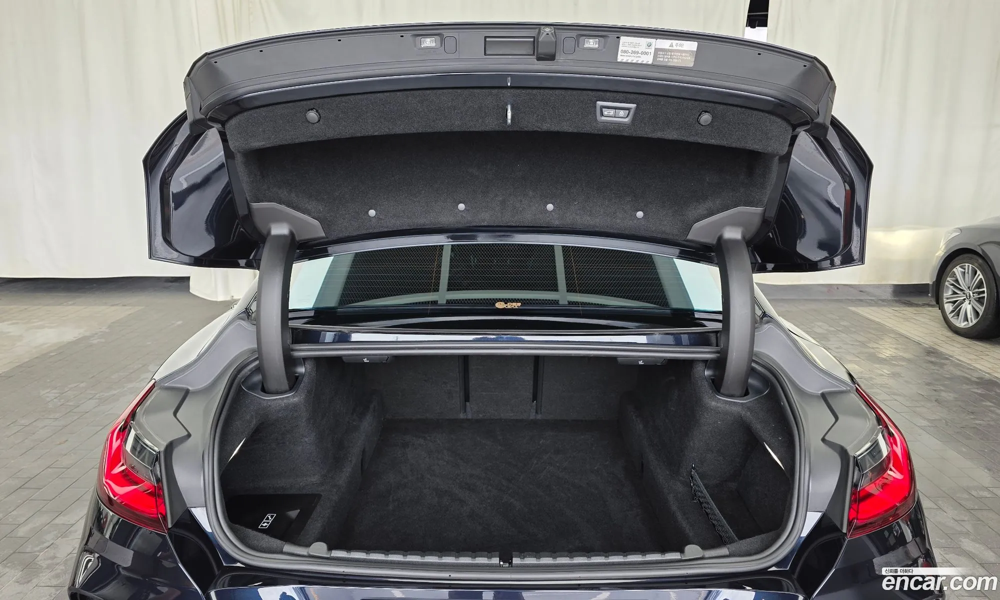 BMW 8 Series 2021 — 11