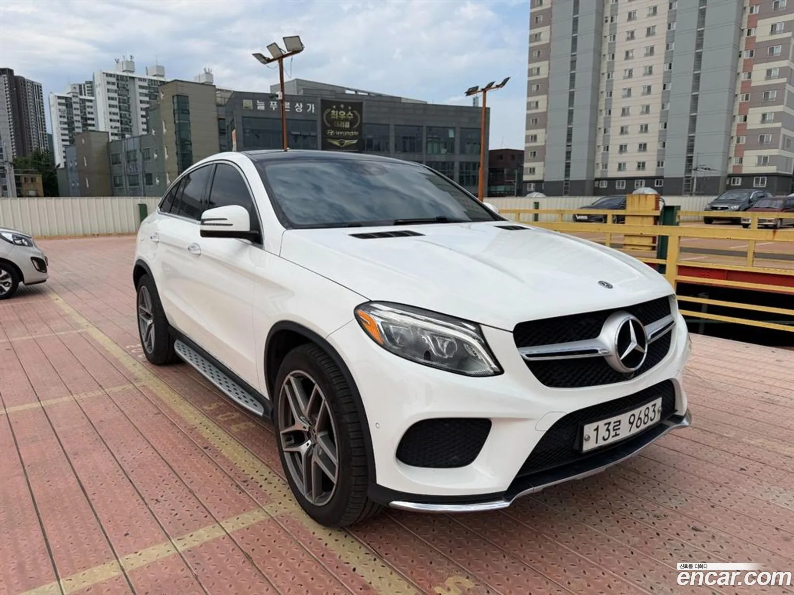 Mercedes-Benz GLE-Class W166 2018 — 16