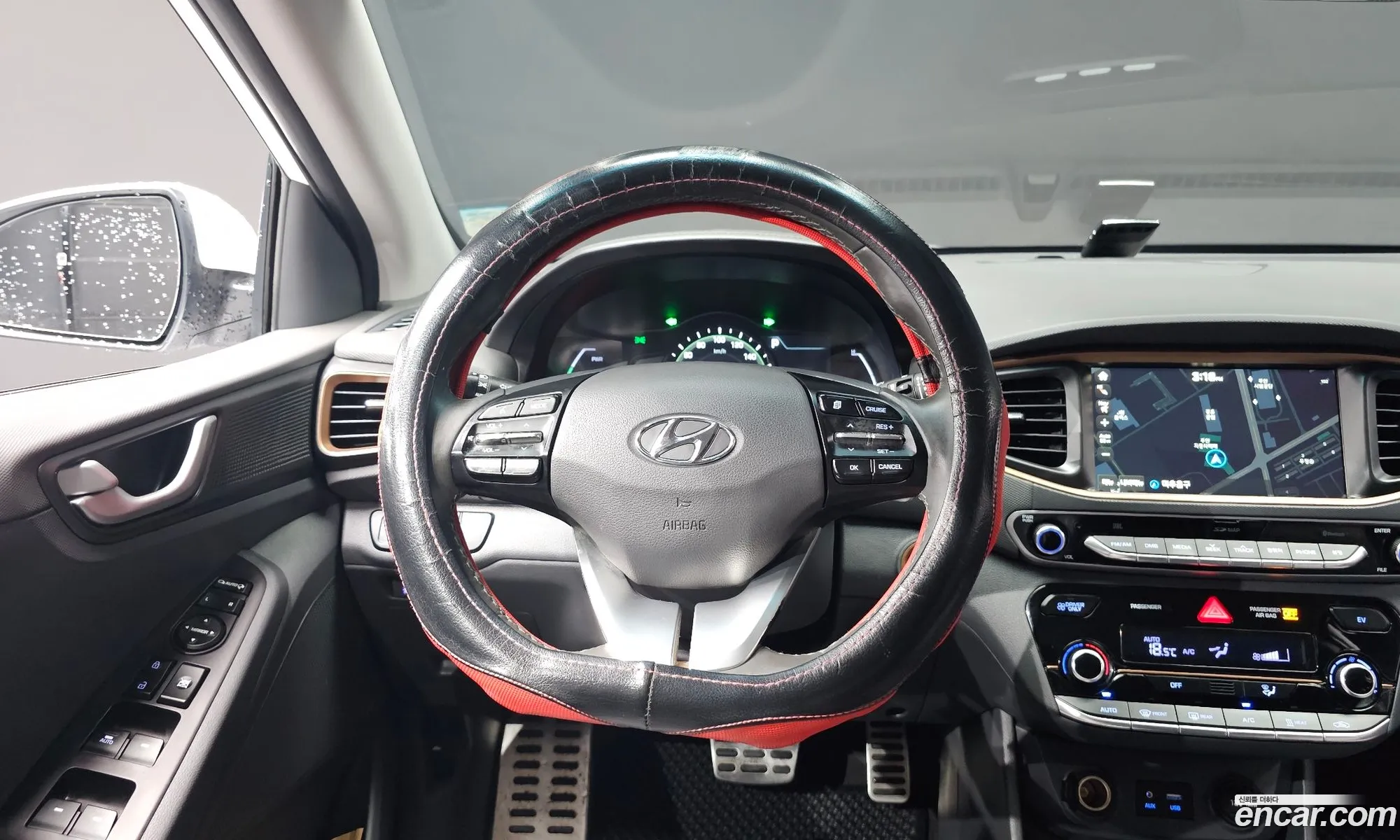 Hyundai Ioniq Electric 2016 — 4
