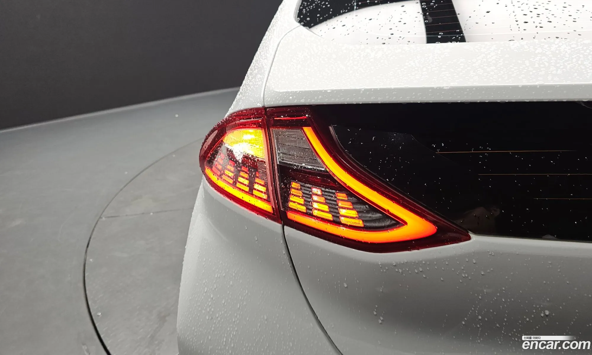 Hyundai Ioniq Electric 2016 — 23