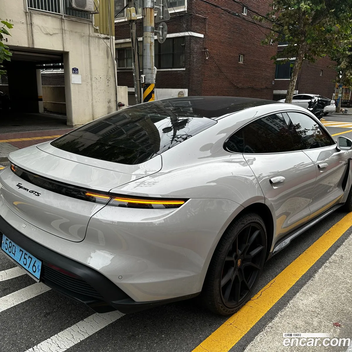 Porsche Taycan 2023 — 12