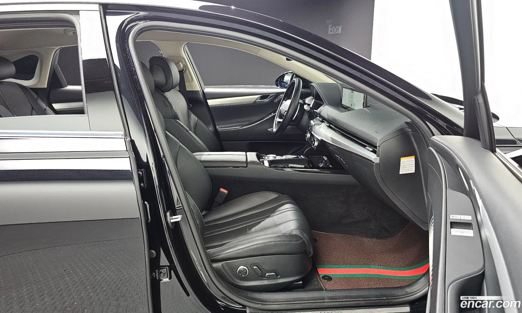 Genesis Electrified G80 2022 — 22